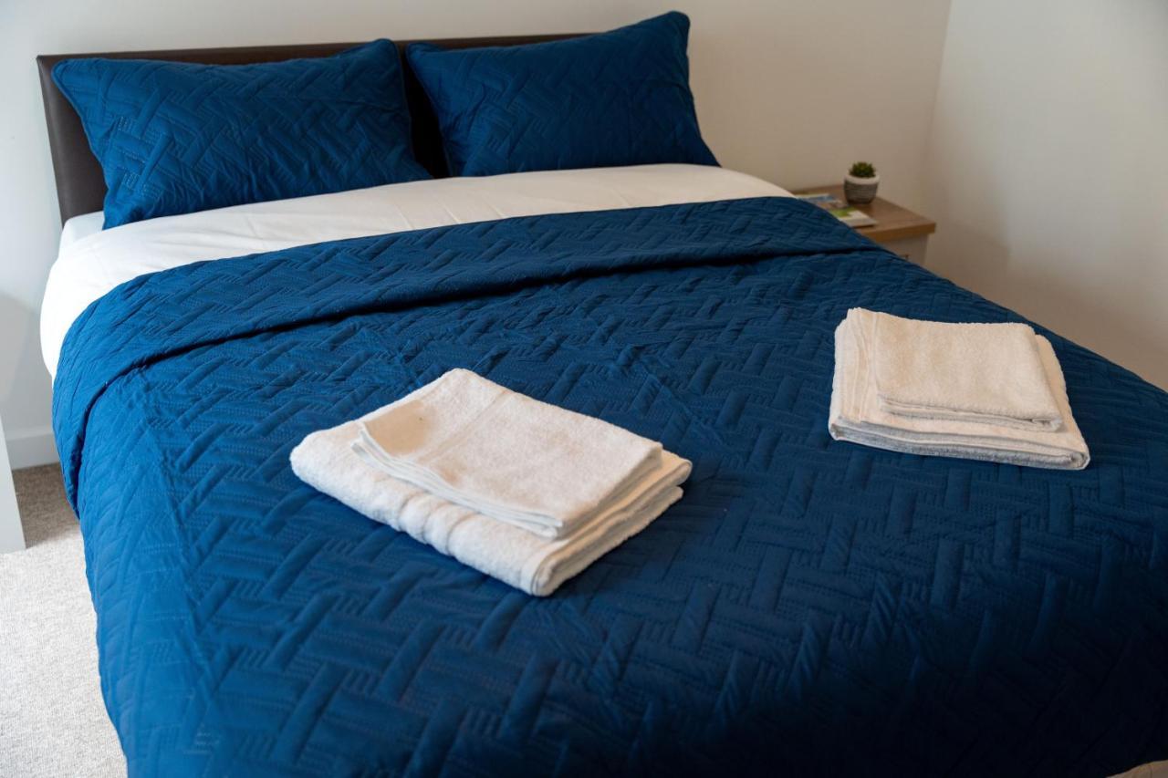 Spacious Apartment In Woking Town Centre المظهر الخارجي الصورة