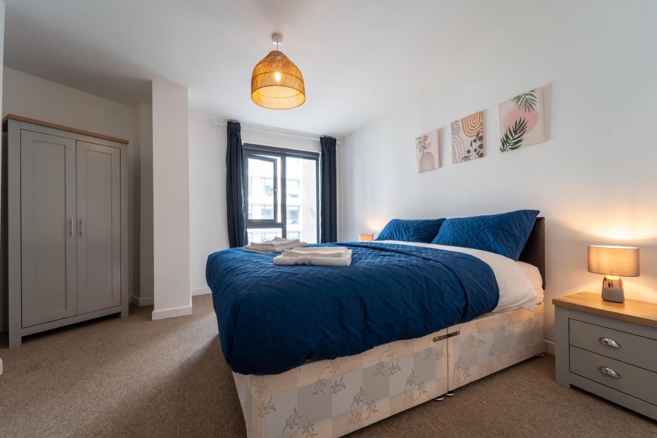 Spacious Apartment In Woking Town Centre المظهر الخارجي الصورة